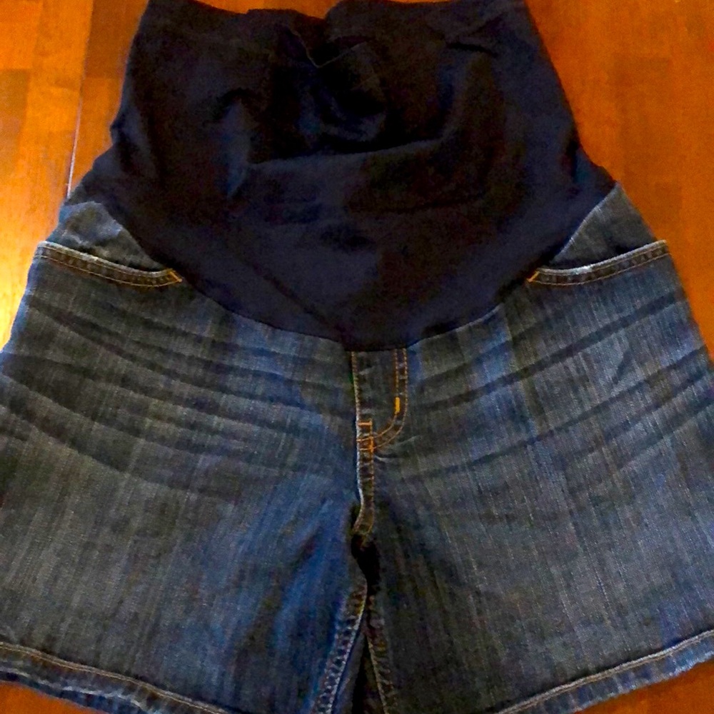 SOLD Liz Lange Maternity Denim Shorts, size small